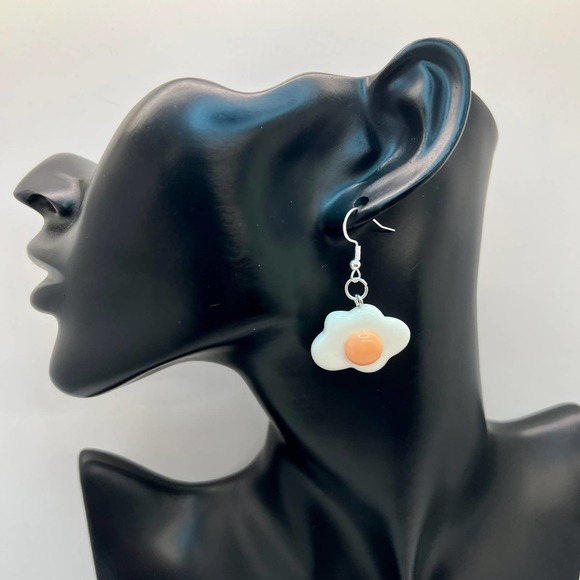 Fried Egg Earrings - Breakfast Earrings - Diner Earrings - Waitress Earrings - Picture 8 of 9